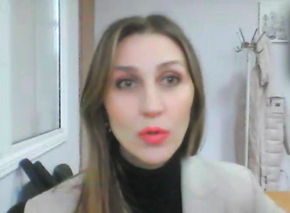 Модерує дискусію доцент Ольга Петришина